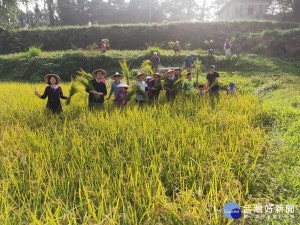 水保局協助社區學校寓教於樂方式認識在地。（水保局提供）