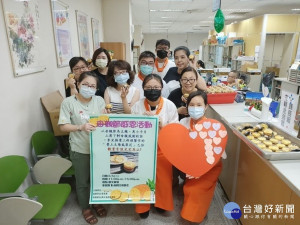 南開師生同感恩母親。（南開提供）