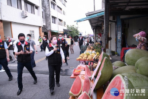 守護民眾採買安全　花蓮縣府深入傳統市場宣導防疫