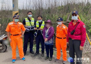 婦人前往濁水溪口挖取蛤蜊，直至漲潮還未歸，家人擔憂發生危險報警協尋，臺西警消、海巡及救難大隊兵分多路於順利將人找回，化解虛驚。