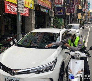 桃園市路邊汽機車停車格於三級防疫期間，假日全面不收費