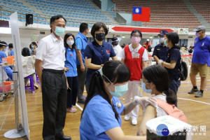 台東高中職以下教職員教師專案疫苗施打　饒慶鈴：讓學校有健康安全學習環境