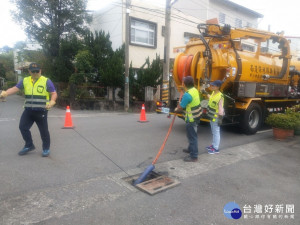 防颱超前部署　台東各鄉鎮出動清溝車清淤