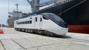 台鐵表示EMU3000新型城際列車未來將優先投入東部幹線疏運，預定2022年春節前投入5列營運。（圖／台鐵影音專區YouTube）