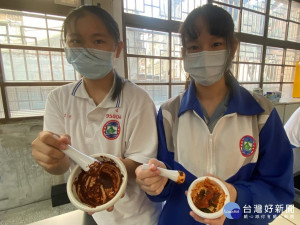 三重高中勇奪菸檳危害防制教育推廣績優學校，辦理反菸拒檳班際排球賽，寓教於樂，效益良好