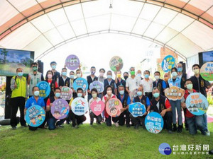 盧市長視察大元公園。林重鎣攝