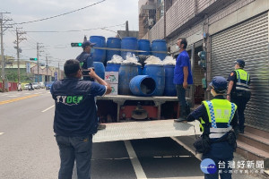 禁止外縣市廚餘進入桃園，環保局人員會同警方嚴守縣市邊境勤查嚴懲。