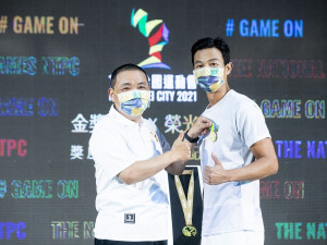 侯友宜將專屬獎牌勳章獻給盧彥勳