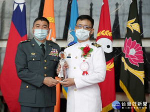 教育局校園安全室獲選傑出貢獻團體獎