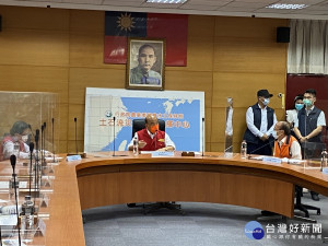 蘇院長要求隨時監控降雨變化。（水保局提供）