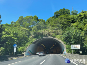  裁決處提醒汽車駛入隧道時應開啟頭燈，確保行車安全，未開亮頭燈者最高處罰3600元罰鍰