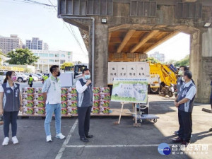 鄭市長宣布市府已經爭取環保署補助要幫大家蓋新家，讓平鎮區的清潔隊員有嶄新的工作與備勤空間。
