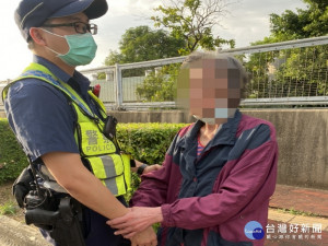 迷航老婦人。林重鎣攝                   