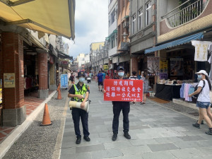 大溪分局針對轄內人潮聚集處，提醒民眾防疫相關措施

