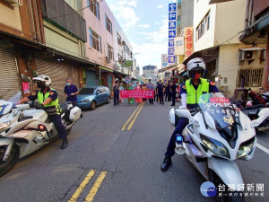 雲林臺西分局今(6)日於麥寮鄉舉辦交通導踩街活動/李光揚翻攝