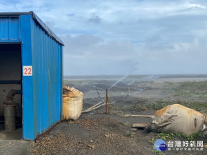 雲林沿海地區受圓規颱風影響，引發河川揚塵/李光揚翻攝