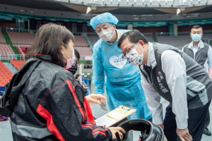 鄭市長關心接種民眾