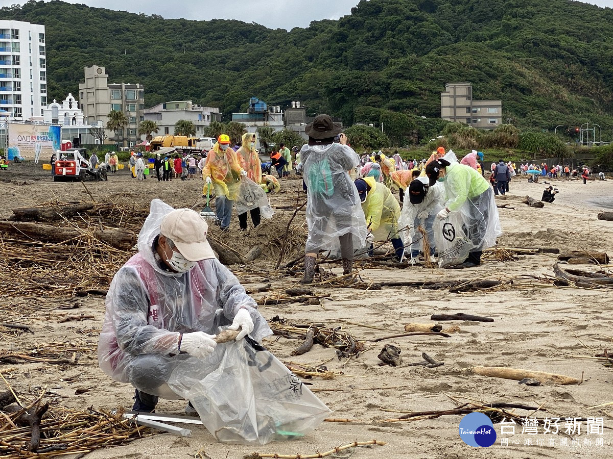 新北秋季聯合淨灘　號召300人清出500公斤垃圾 台灣好新聞 第3張