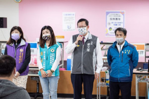 市長表示，桃園市拉高疫苗涵蓋率並推動經濟振興，讓市民生活逐步恢復日常