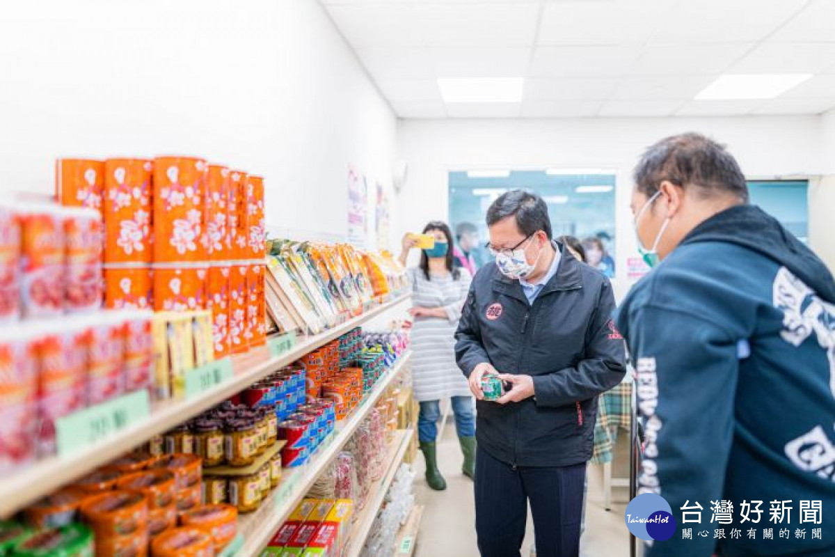 桃園安家實物銀行陳列各種食物，讓有需求的市民朋友兌換