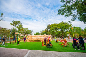 新勢公園遊戲場設施增設2期工程完成，打造各年齡族群都可以使用的共融式公園