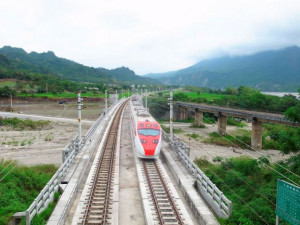 花東地區鐵路雙軌電氣化（圖／交通部鐵道局）