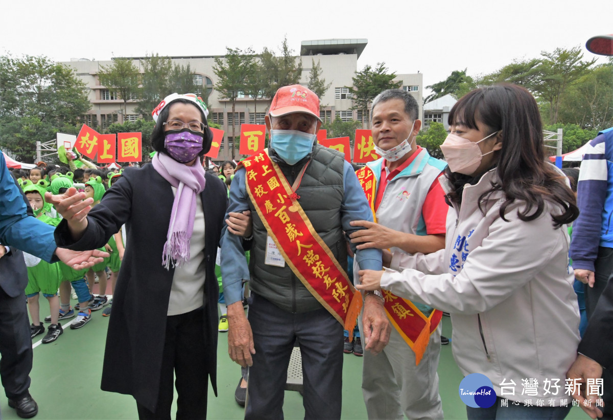 村上國小100歲生日快樂！　PU跑道啟用、彩繪藝術牆揭幕 台灣好新聞 第5張