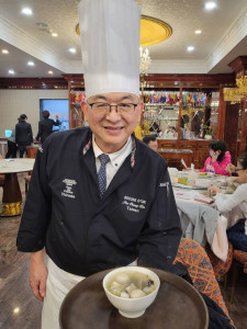 台南担仔麵餐廳，特別禮聘台北頂鮮 101 美食美景餐廳米其林主廚「林炳章」大師進駐。