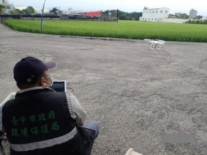 環保局用空拍機取締露天燃燒。林重鎣翻攝