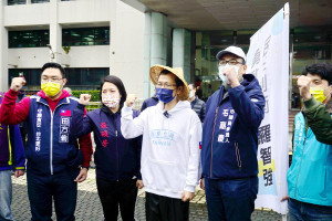 國民黨台北市議員羅智強400公里公投謝票苦行之旅來到桃園，強調行程走完，會把答案告訴大家。