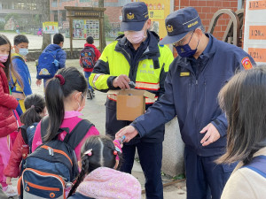 平鎮警開學日加強護童專案勤務