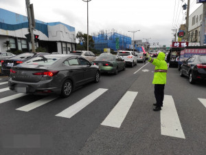 公路總局再次呼籲各位鄉親，返鄉、旅遊請多搭乘公共運輸工具，開車則請盡量利用替代路線並避開尖峰時段。