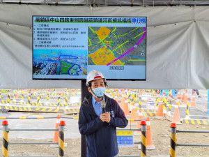 林欽榮視察前鎮海邦橋　關心工程進度