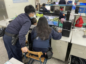 警察姐姐利用google map幫助迷童找到家