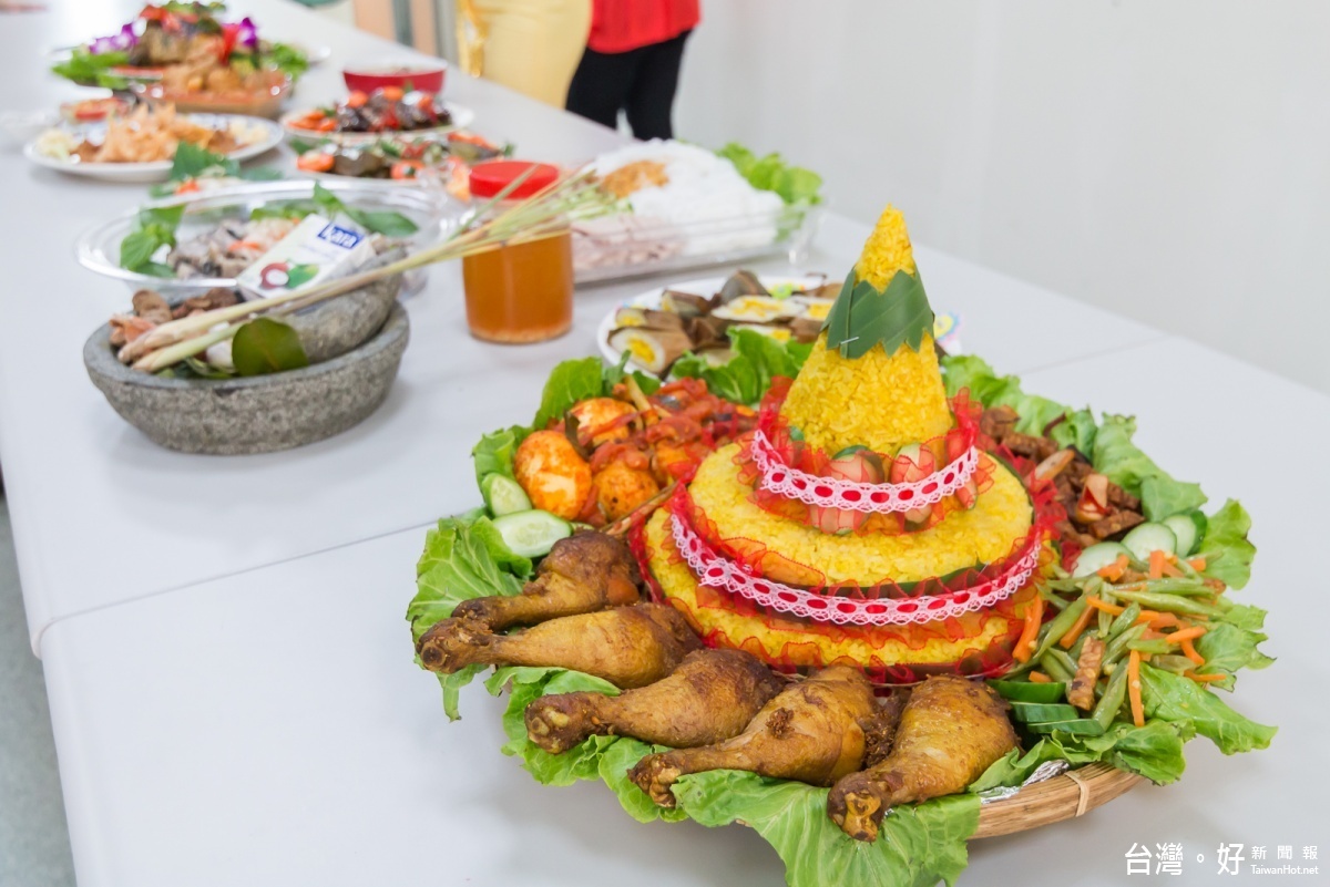 新住民推出精美異國料理，秀色可餐。