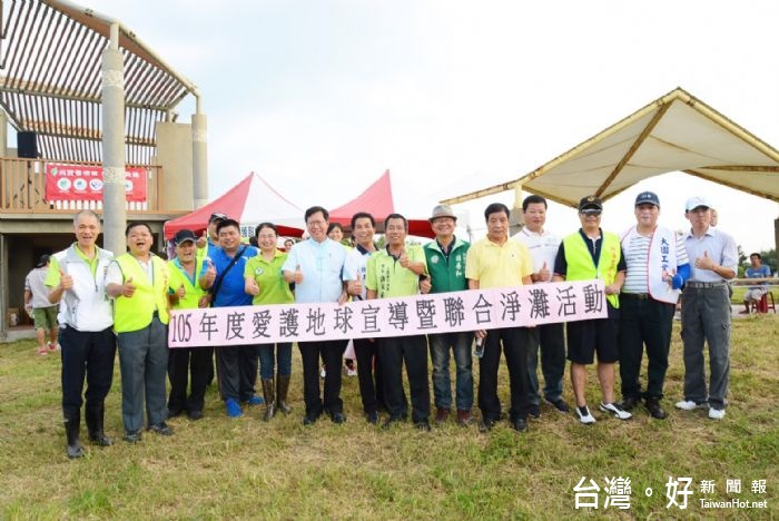 許厝港濕地淨灘　體會生態之美　