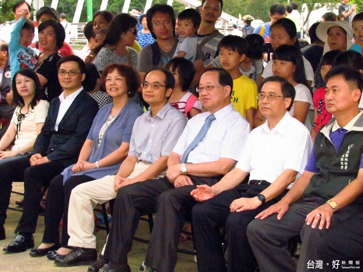 桃園地方法院檢察署彭坤業檢察參加桃園地檢署及犯罪被害人保護協會桃園分會為加強犯罪被害人保護之宣導活動