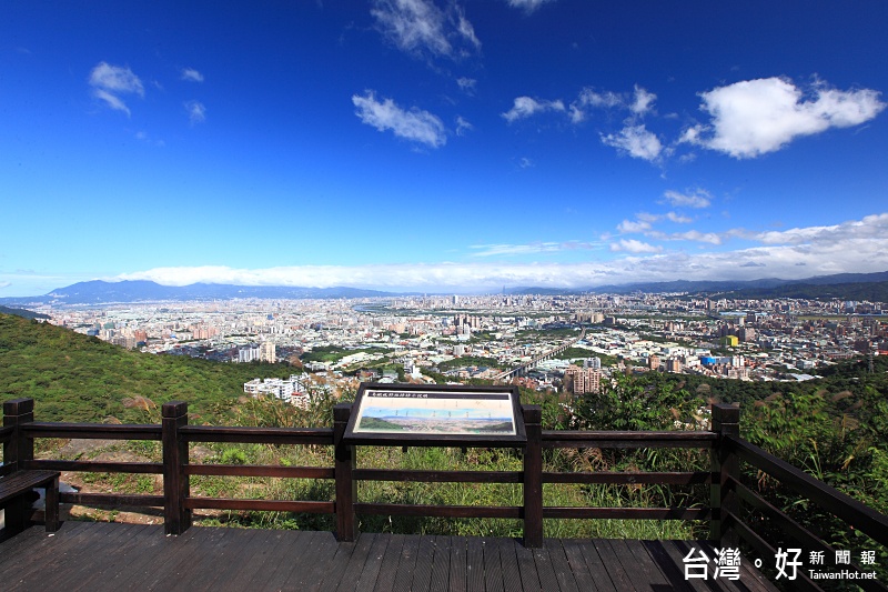 夜景媲美陽明山　樹林大同山木踏板完成修繕　