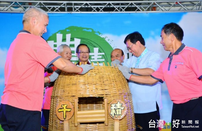 鄭市長表示，市府會全力輔導，營造出更多農村再生活化亮點。 