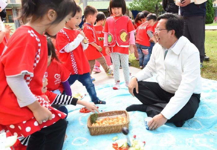 鄭市長表示，預計開辦9所非營利幼兒園能在期程內完成，達成幼兒照顧平價化、普及化的目標。 