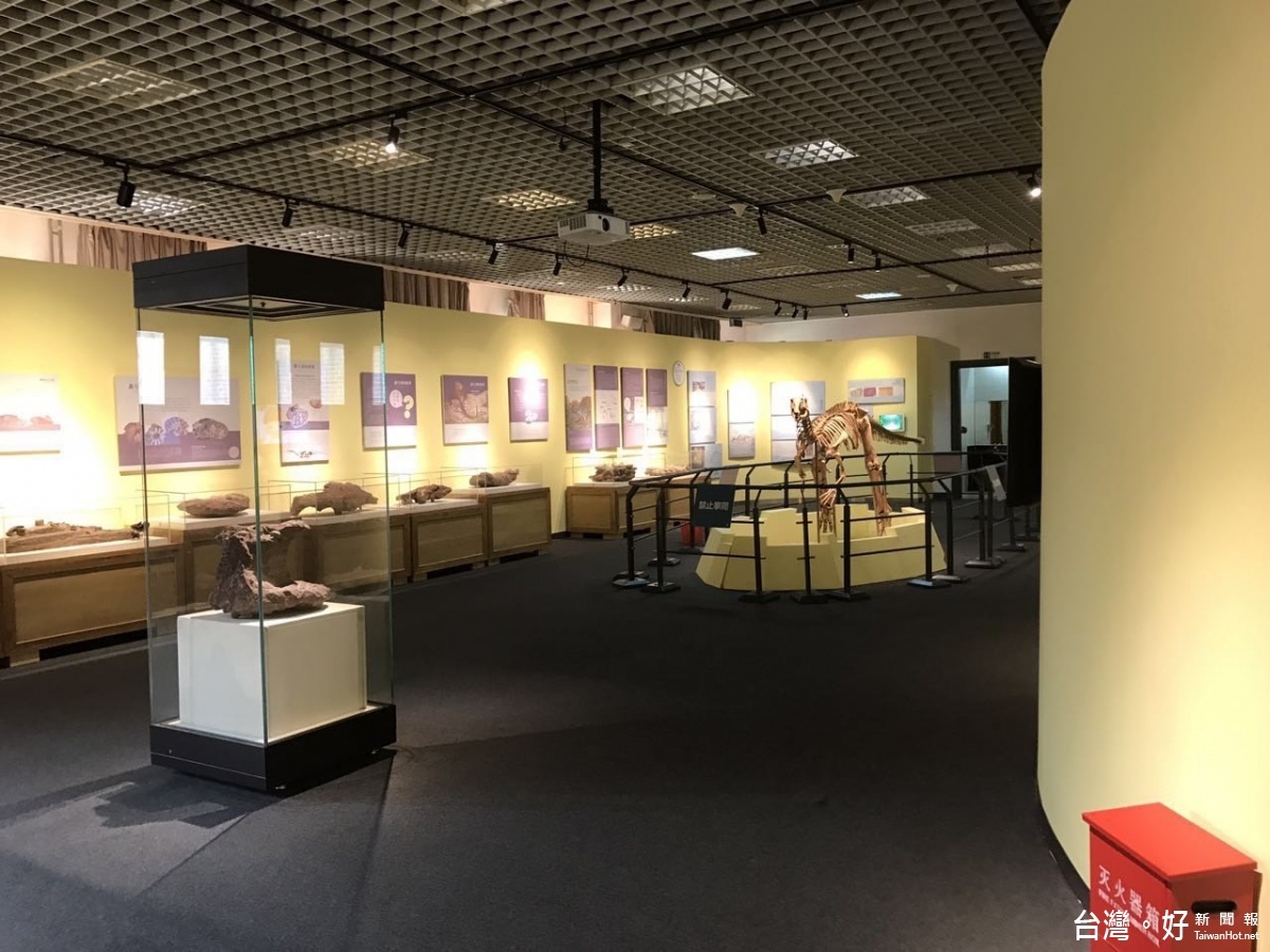 國立自然科學博物館跟大陸合作在北京推恐龍蛋特展，負責所有展覽的設計規劃。