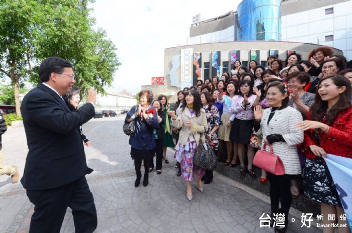 鄭市長表示，提升女性權益、推廣性別平權及支持婦女團體是市府施政重要方向。 