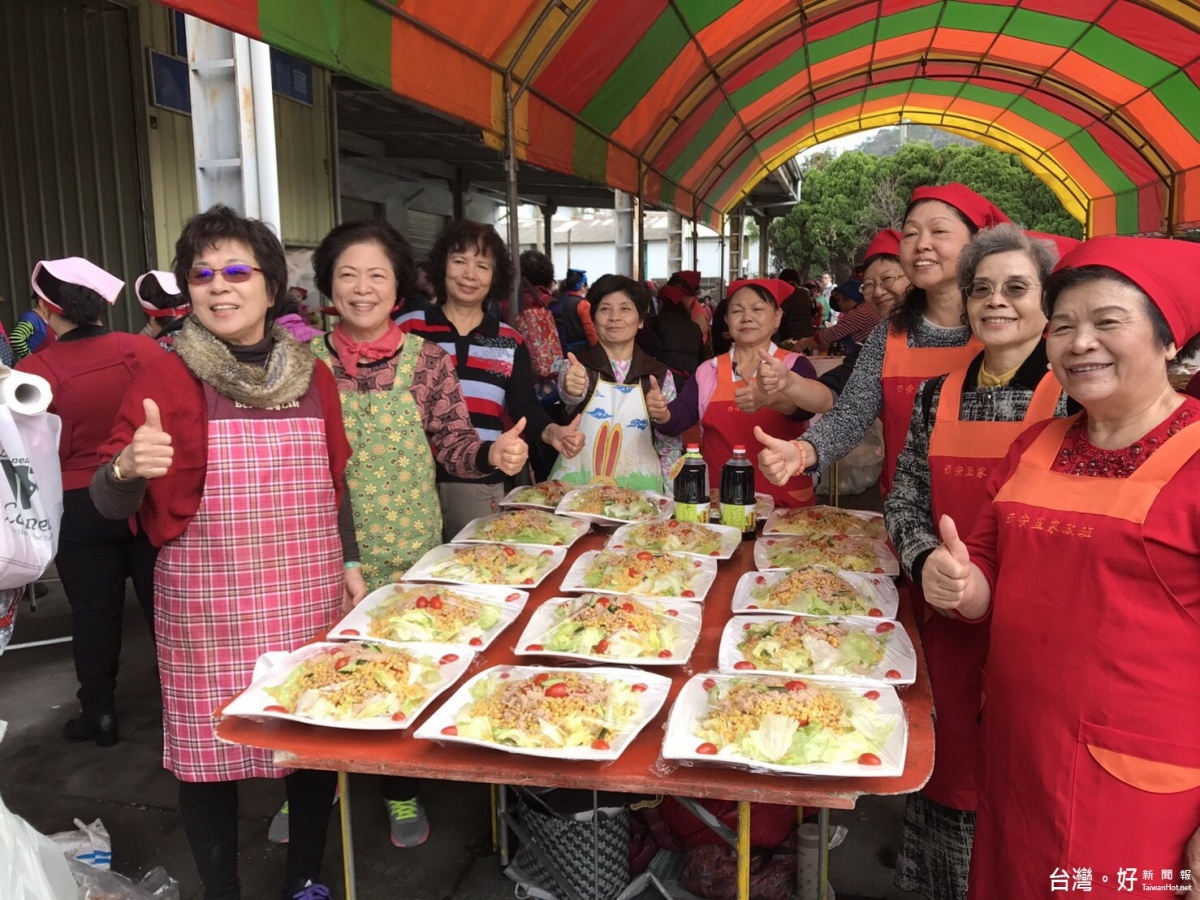 在地食材年菜成果發表　豐原百人辦桌慶佳節