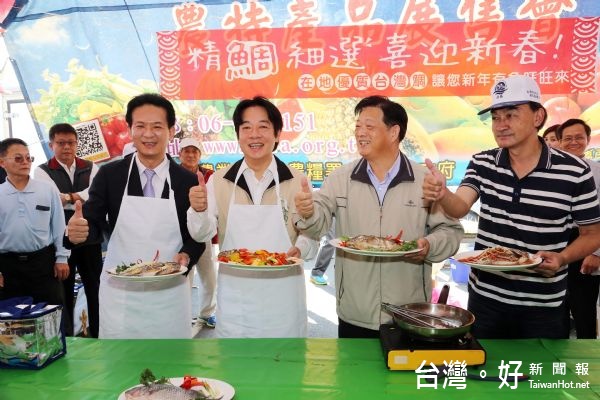 市長賴清德現場更當起大廚展現料理實力，親自試做酥炸整尾台灣鯛。