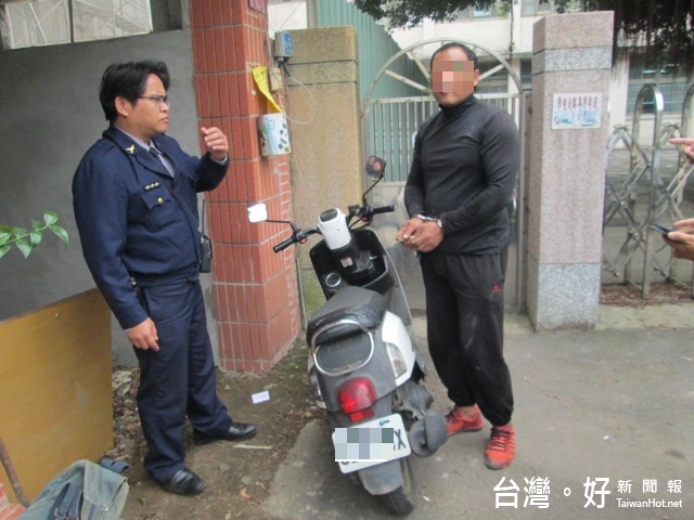 警方將高嫌帶返派出所偵辦，高嫌坦承犯案，警方訊後全案依竊盜罪嫌移送法辦。