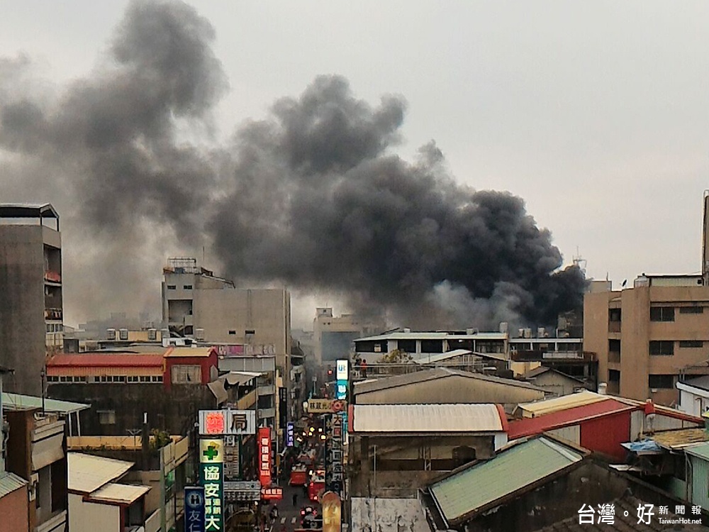 豐原第一公有零售市場傳大火（圖／民眾提供）