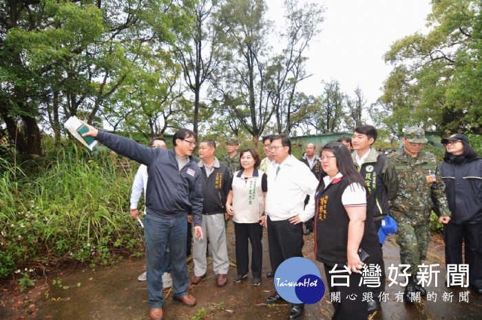 桃園市長鄭文燦前往平鎮區雙連坡（三）營區，視察「桃園市平鎮區雙連坡（三）營區興建自由車場可行性評估」。