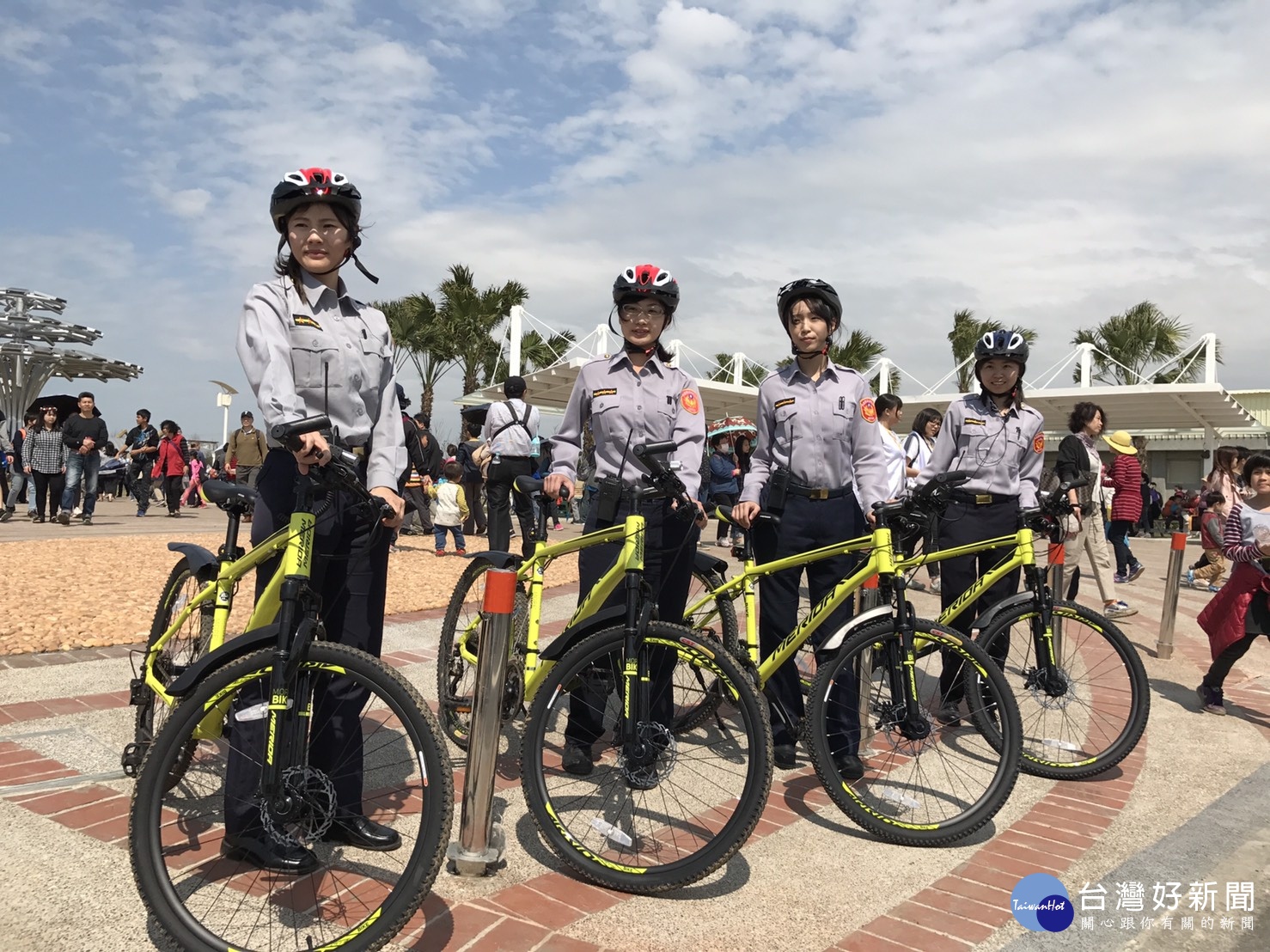 農業博覽會腳踏車巡邏隊，由楊梅分局女警汪心閔(左→右)，陳彥婷，簡睿雅，商竹君4人組成。