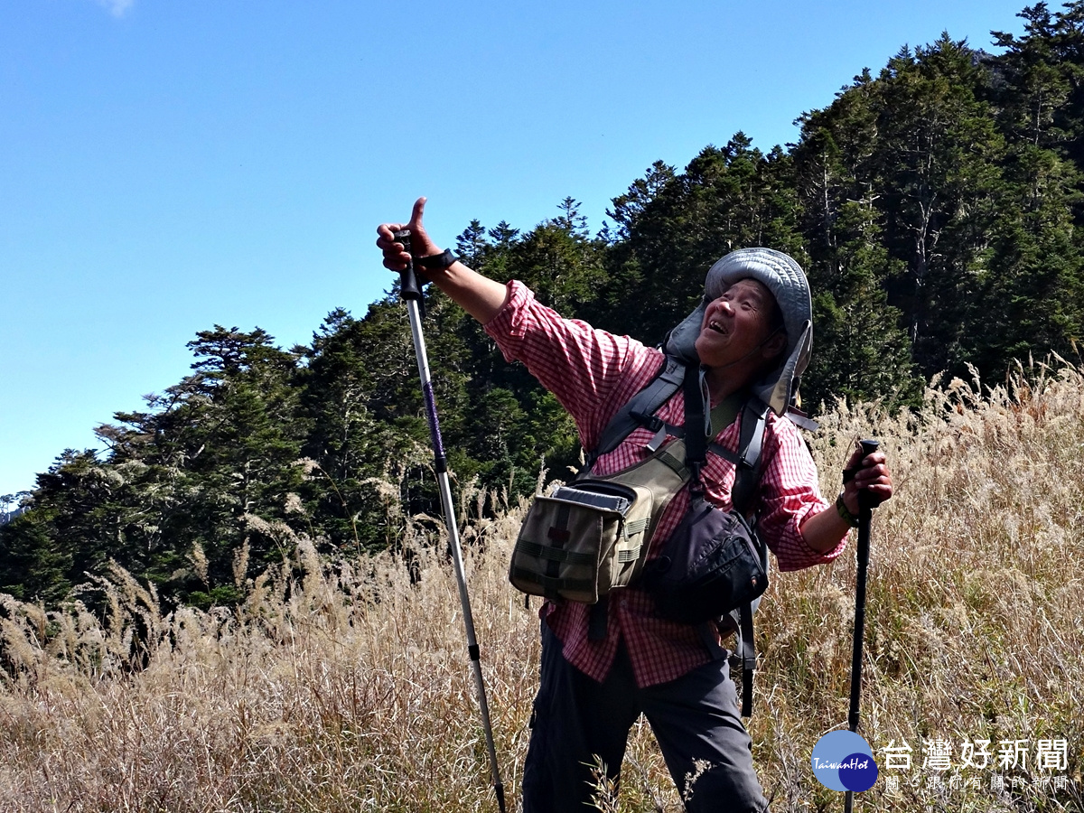 從事高山活動43年的郭老師，用腳登臨百岳名山，立志為山立傳，以拍攝方式探索山所帶給的人文哲理