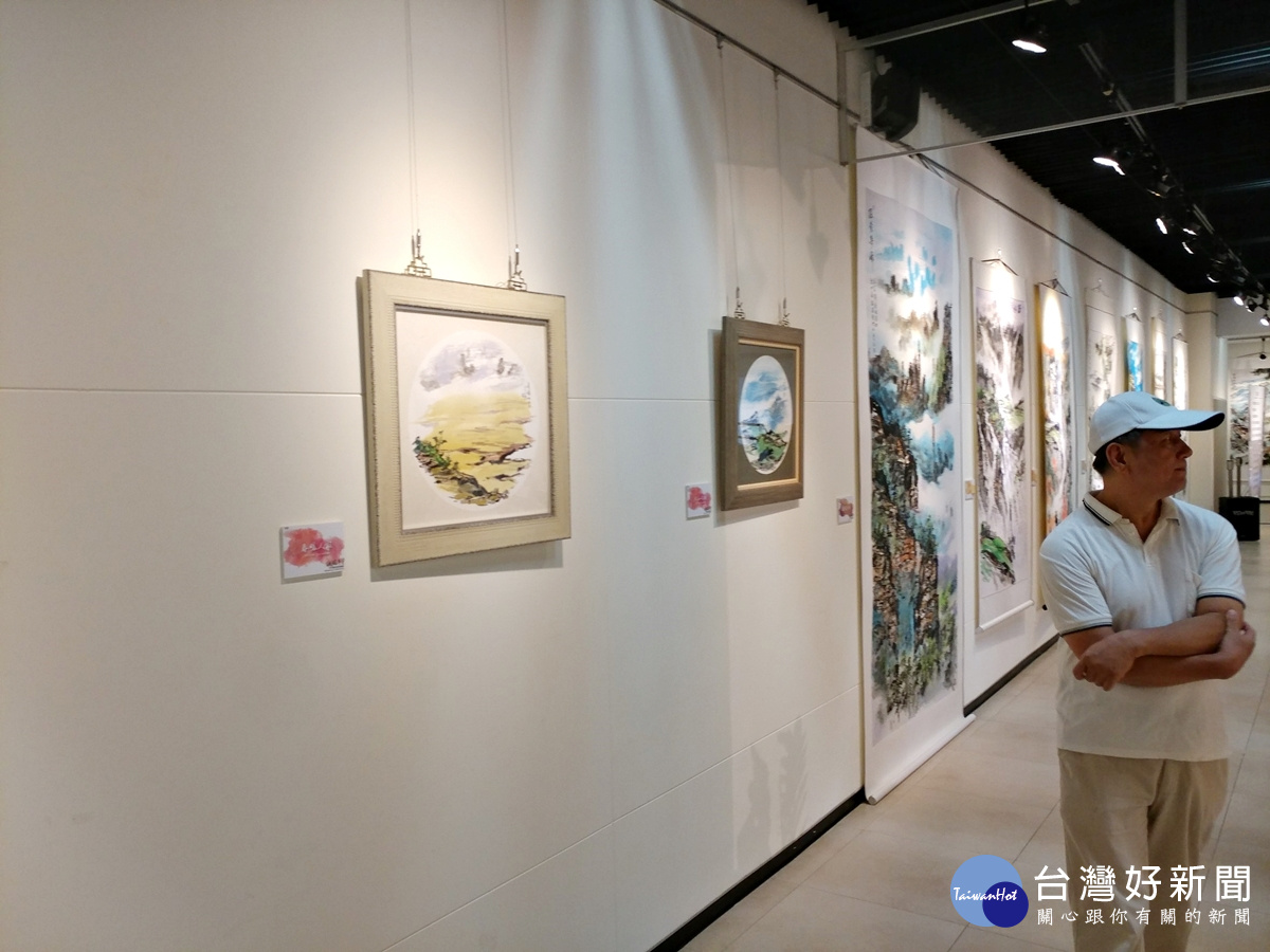 鍾情筆墨醉心台灣 沃源千里-彩墨彩瓷個展